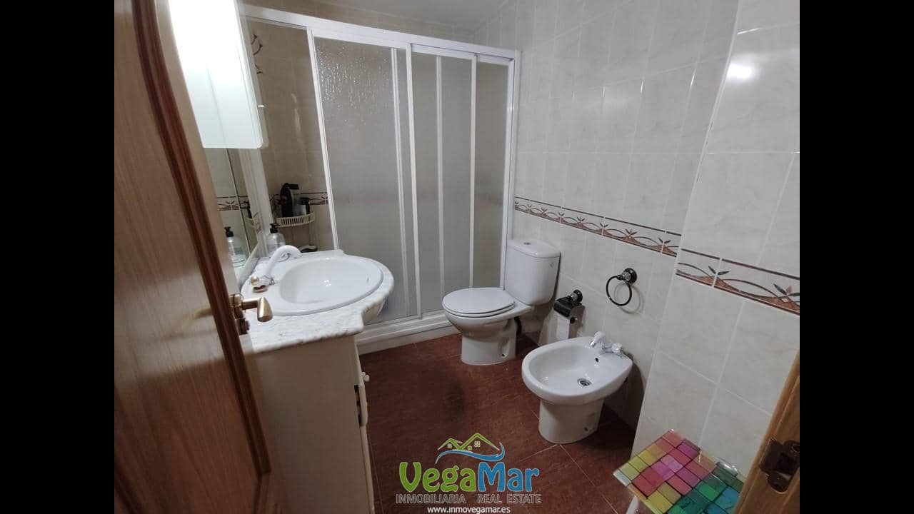 3 soveværelse Lejlighed til leje i Almunecar med garage - € 700 (Ref: 9037483)