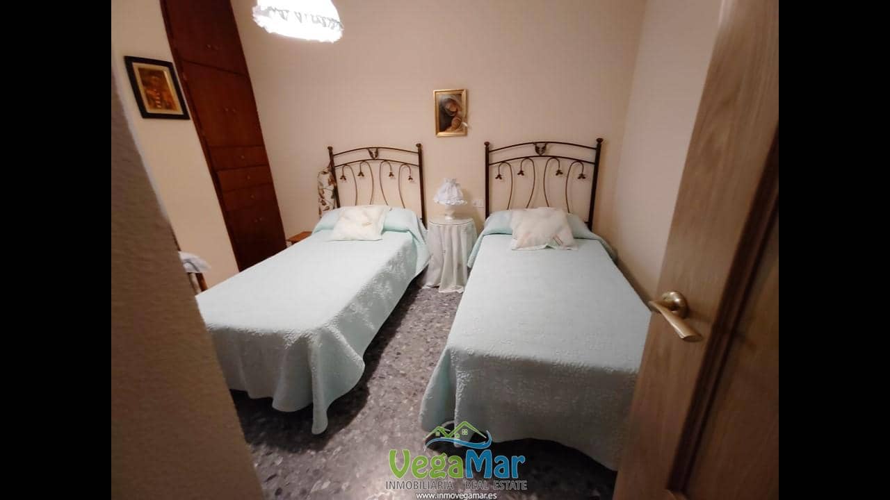 3 soveværelse Lejlighed til leje i Almunecar med garage - € 700 (Ref: 9037483)