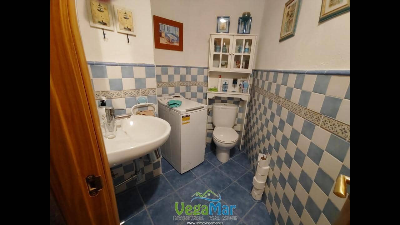 3 soveværelse Lejlighed til leje i Almunecar med garage - € 700 (Ref: 9037483)