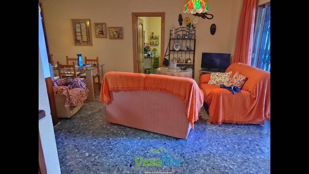 3 soveværelse Lejlighed til leje i Almunecar med garage - € 700 (Ref: 9037483)