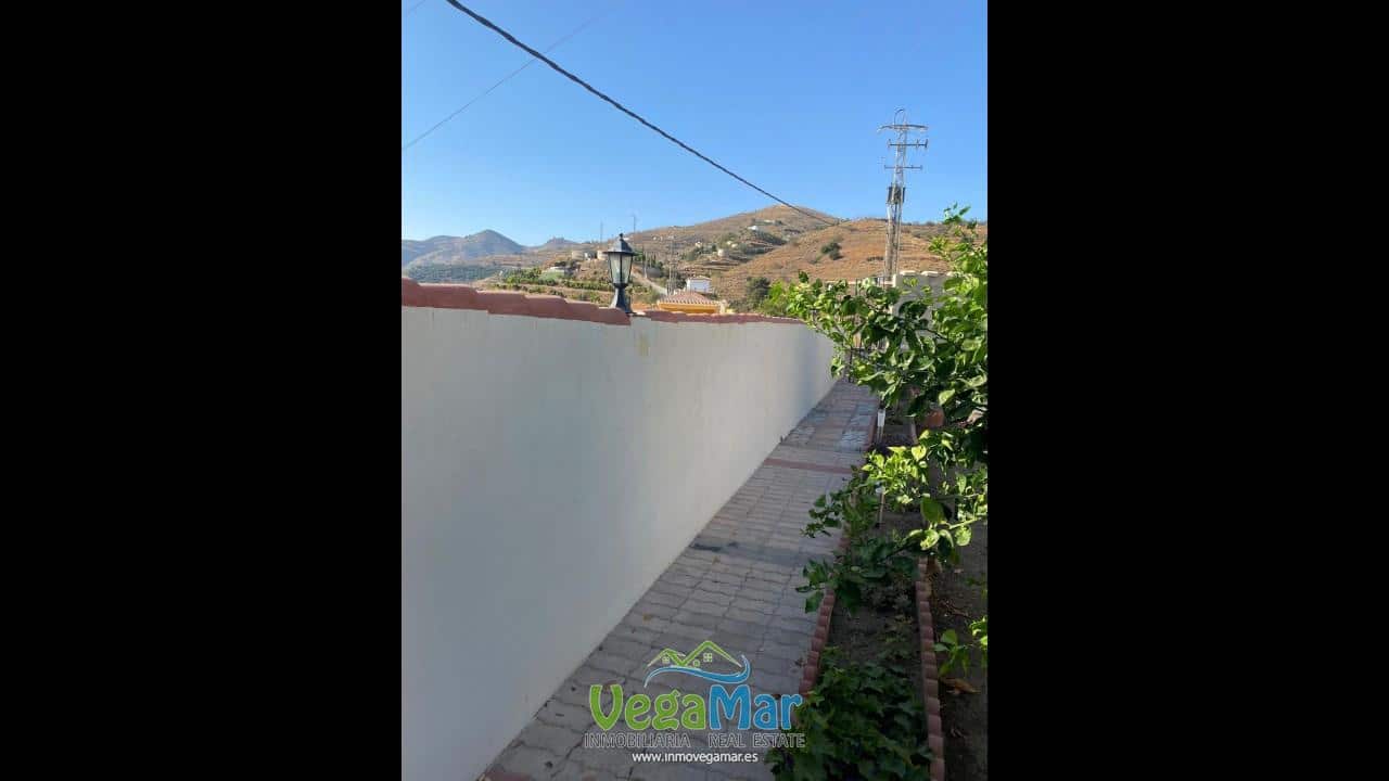 2 bedroom Finca/Country House for sale in Salobrena with pool garage - € 275,000 (Ref: 9144394)