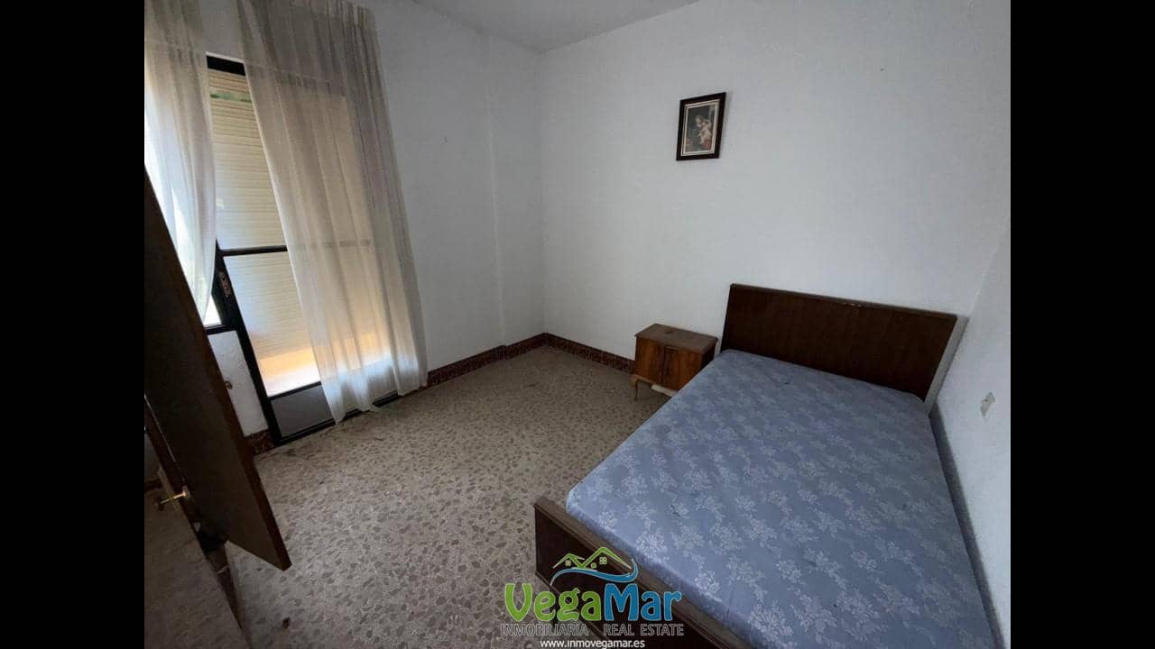 4 soverom Villa til salgs i Itrabo med garasje - € 180 000 (Ref: 9150982)