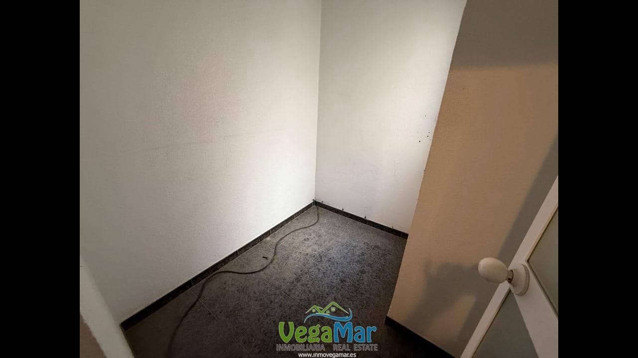 4 soverom Villa til salgs i Itrabo med garasje - € 180 000 (Ref: 9150982)