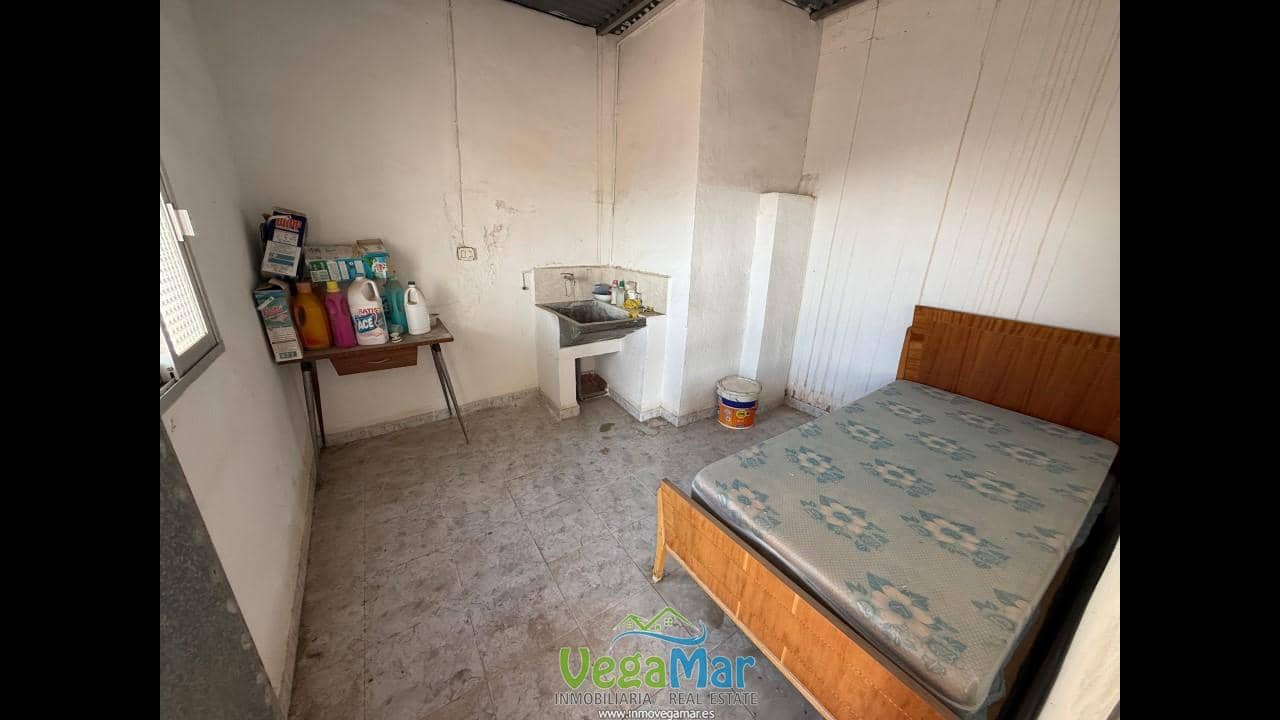 4 soverom Villa til salgs i Itrabo med garasje - € 180 000 (Ref: 9150982)