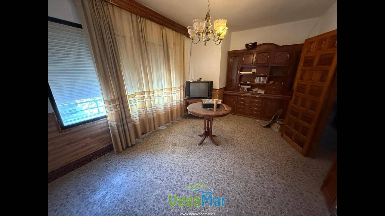 4 soverom Villa til salgs i Itrabo med garasje - € 180 000 (Ref: 9150982)