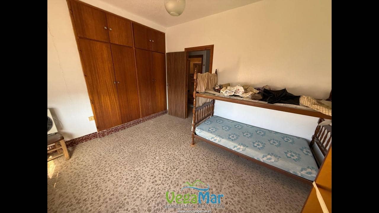 4 soverom Villa til salgs i Itrabo med garasje - € 180 000 (Ref: 9150982)