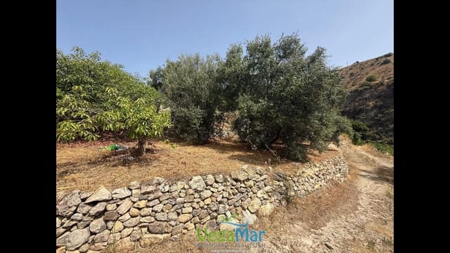 Grunde uden byggetilladelser til salg i Almuñécar - € 80.000 (Ref: 9175576)