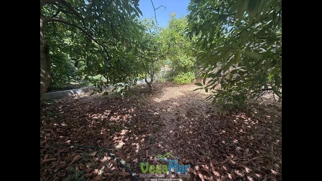 Grunde uden byggetilladelser til salg i Almuñécar - € 80.000 (Ref: 9175576)