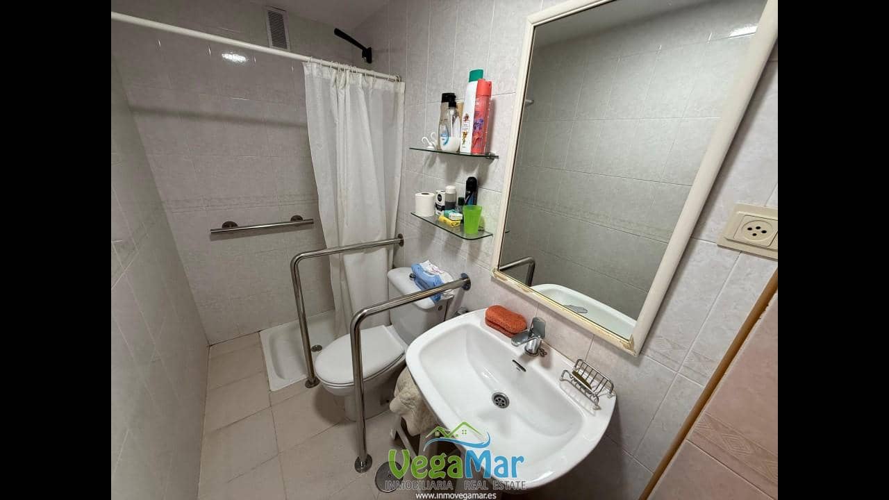 2 soveværelse Lejlighed til leje i Almunecar med garage - € 850 (Ref: 9175748)