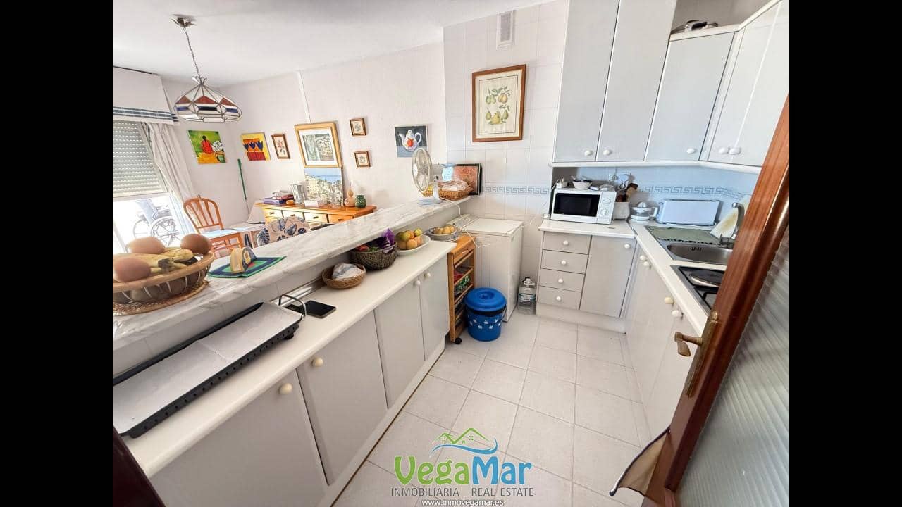 2 soveværelse Lejlighed til leje i Almunecar med garage - € 850 (Ref: 9175748)