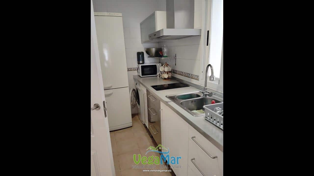 1 bedroom Flat for rent in La Herradura with garage - € 850 (Ref: 9198255)
