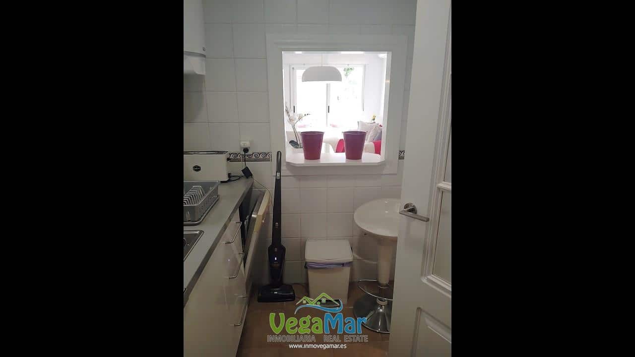 1 bedroom Flat for rent in La Herradura with garage - € 850 (Ref: 9198255)