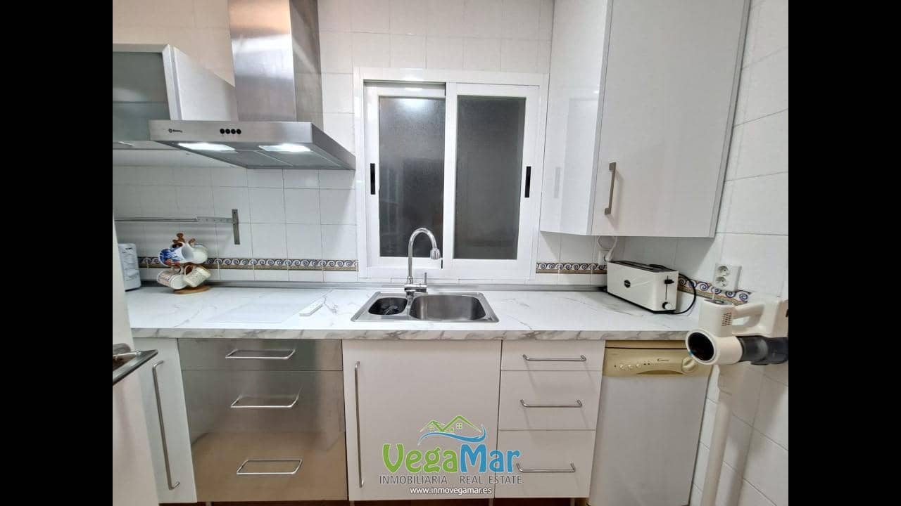 1 bedroom Flat for rent in La Herradura with garage - € 850 (Ref: 9198255)