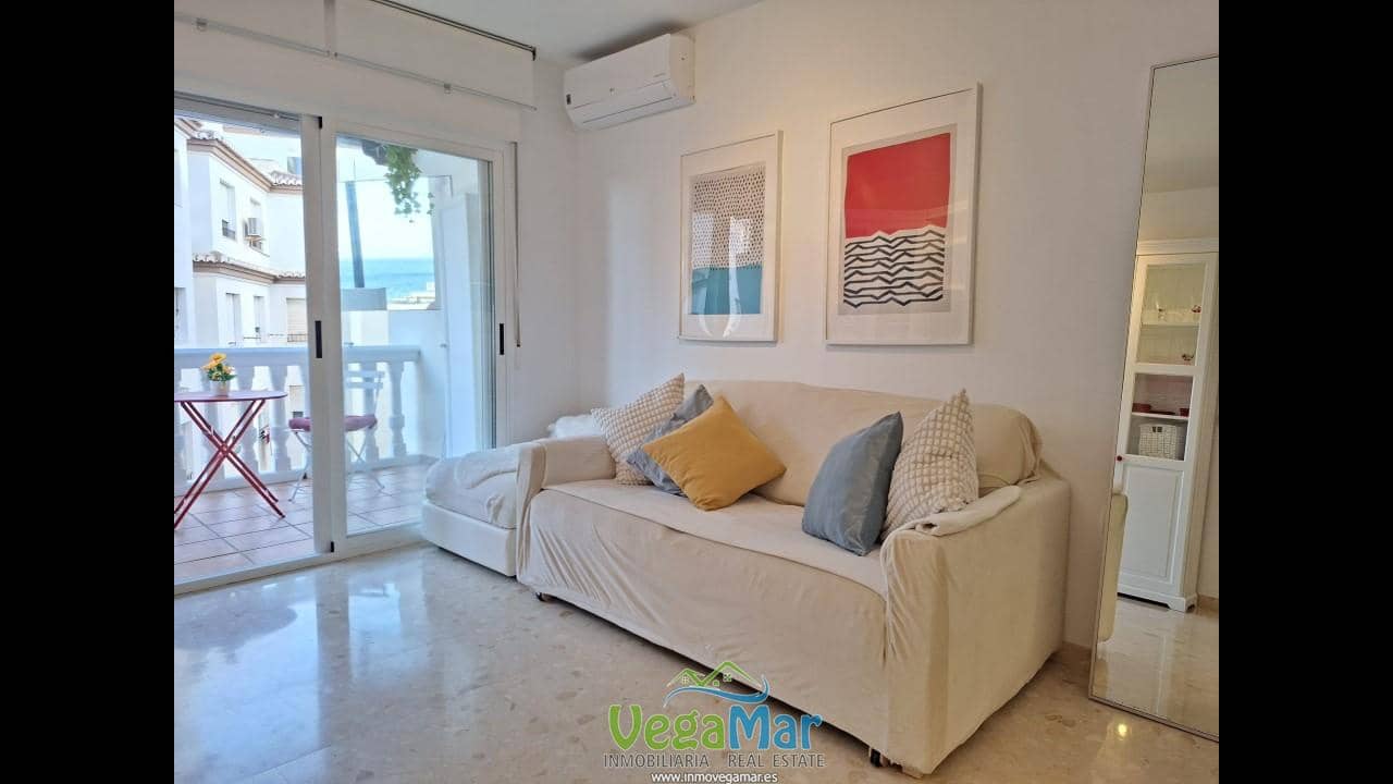 1 bedroom Flat for rent in La Herradura with garage - € 850 (Ref: 9198255)