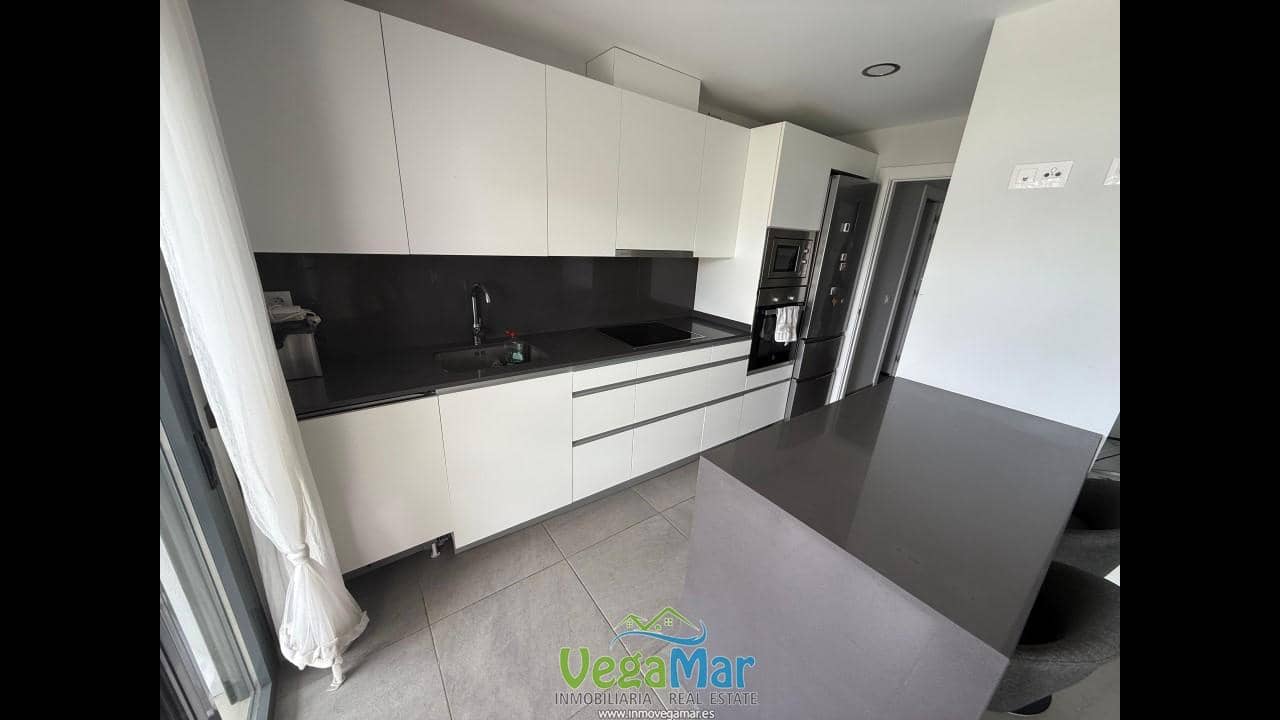 Appartement de 2 chambres à louer à Almunecar avec piscine garage - 900 € (Ref: 9210510)