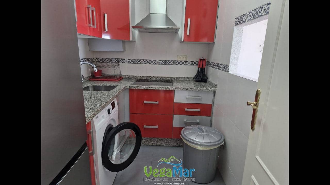 Appartement de 1 chambre à louer à Almunecar - 650 € (Ref: 9211699)