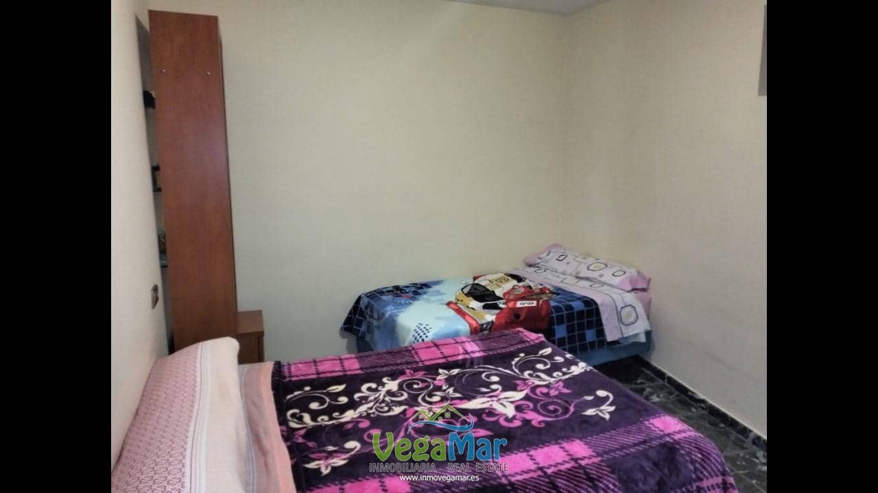 3 slaapkamer Villa te koop in Itrabo met garage - € 130.000 (Ref: 9249381)