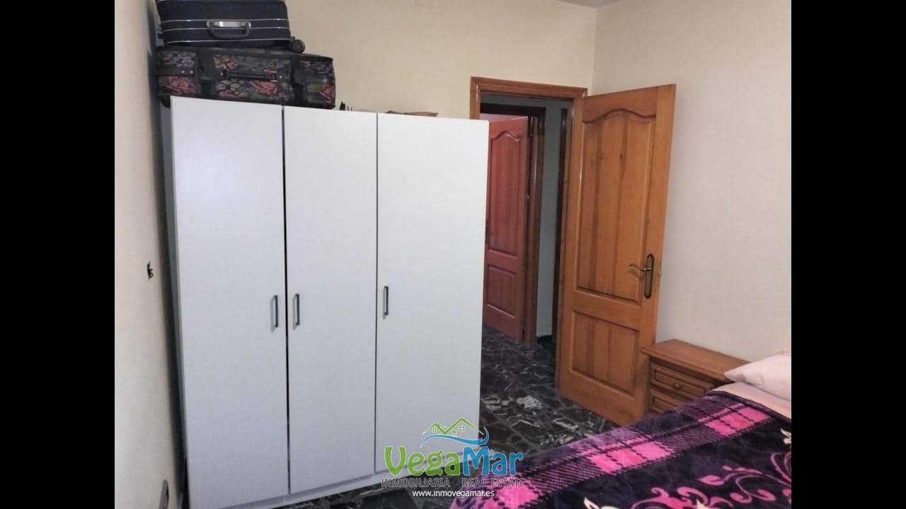 3 slaapkamer Villa te koop in Itrabo met garage - € 130.000 (Ref: 9249381)