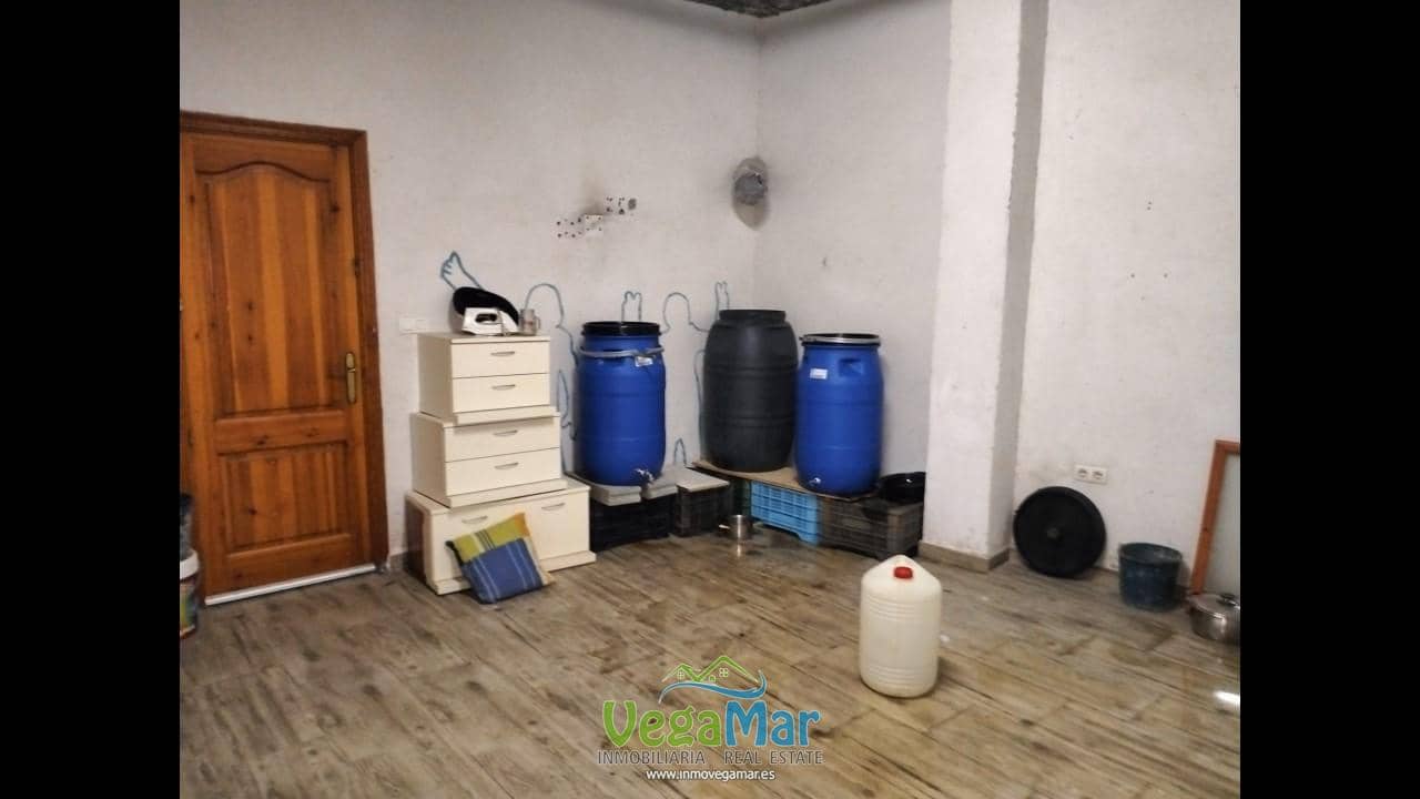 3 slaapkamer Villa te koop in Itrabo met garage - € 130.000 (Ref: 9249381)