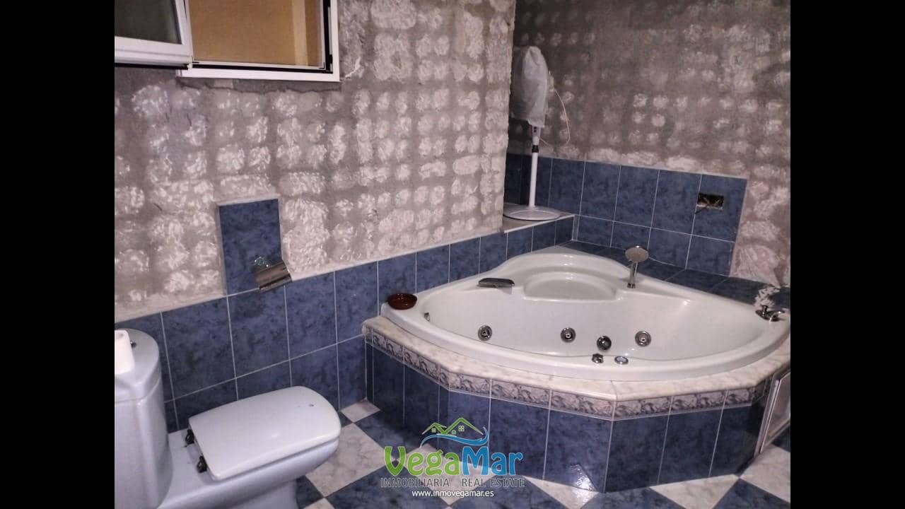 3 slaapkamer Villa te koop in Itrabo met garage - € 130.000 (Ref: 9249381)