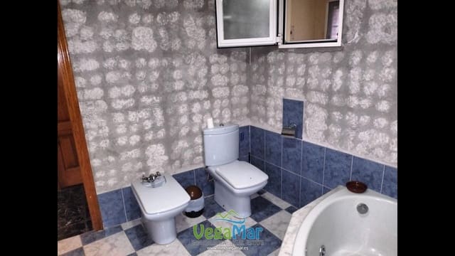 3 soverom Villa til salgs i Itrabo med garasje - € 130 000 (Ref: 9249381)