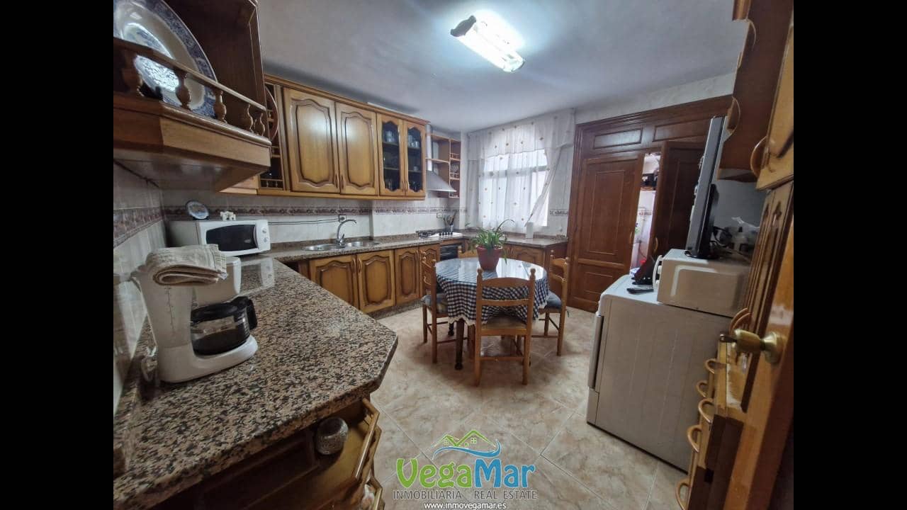 4 chambre Appartement à vendre à Almunecar avec garage - 365 000 € (Ref: 9254430)