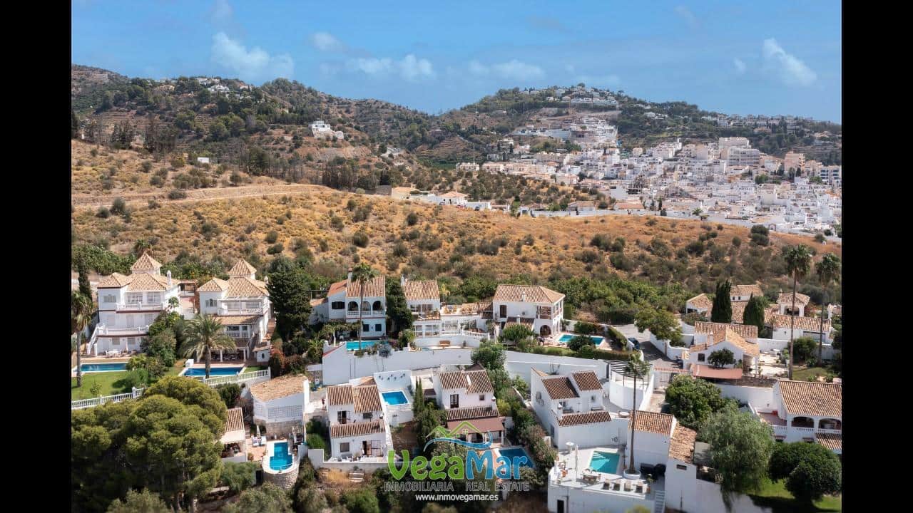 3 chambre Villa/Maison à vendre à La Herradura avec piscine garage - 525 000 € (Ref: 9348816)