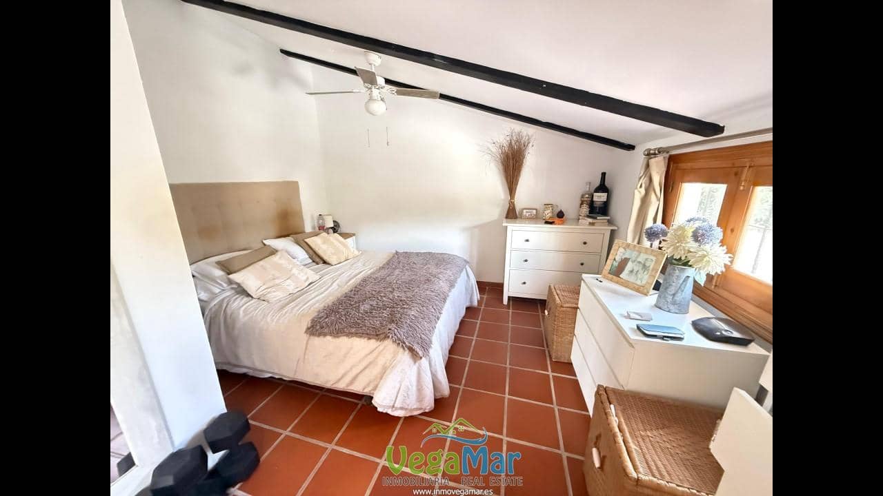 3 chambre Villa/Maison à vendre à La Herradura avec piscine garage - 525 000 € (Ref: 9348816)