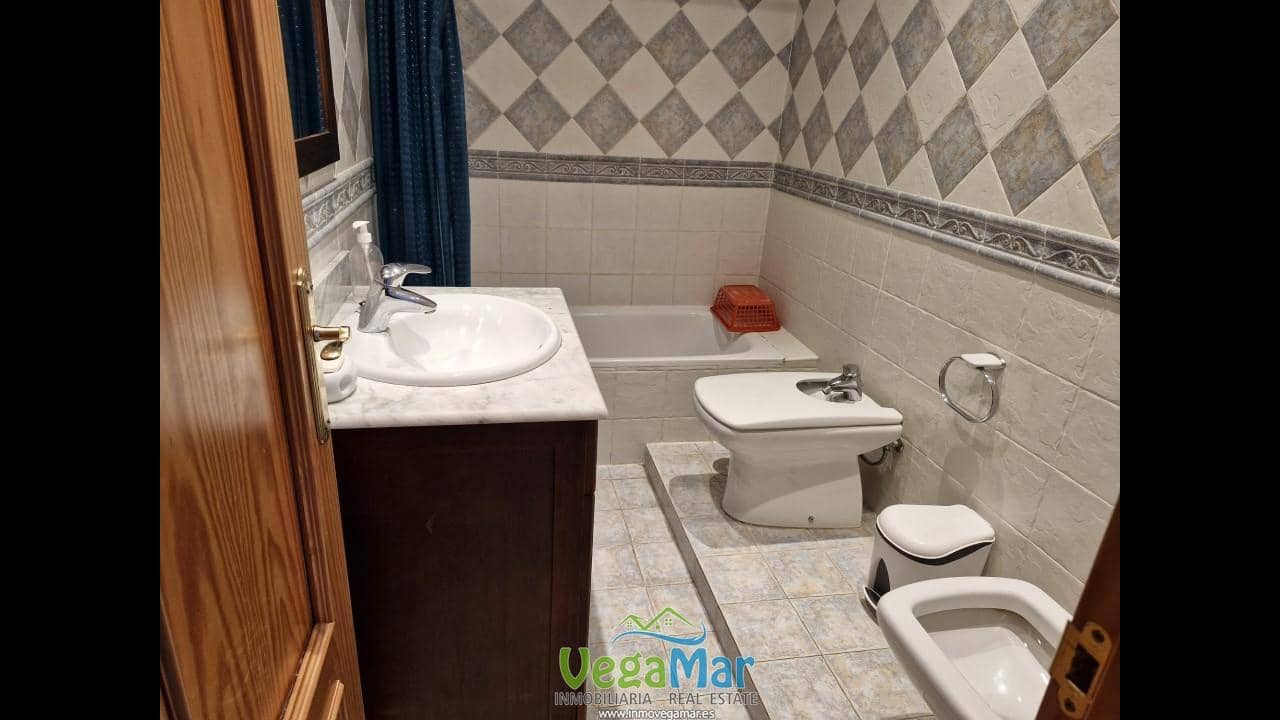 3 sypialnia Mieszkanie do wynajęcia w La Herradura - 1 000 € (Ref: 9352951)