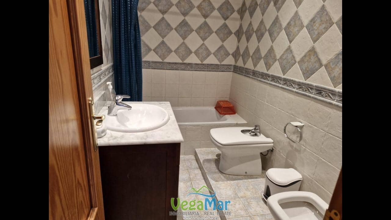 3 sypialnia Mieszkanie do wynajęcia w La Herradura - 1 000 € (Ref: 9352951)