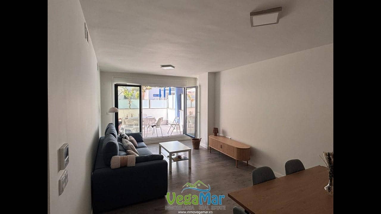 3 bedroom Flat for rent in Almunecar with garage - € 900 (Ref: 9357678)