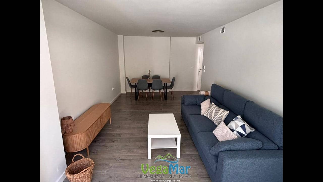 3 bedroom Flat for rent in Almunecar with garage - € 900 (Ref: 9357678)