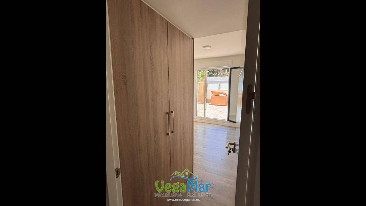 3 bedroom Flat for rent in Almunecar with garage - € 900 (Ref: 9357678)