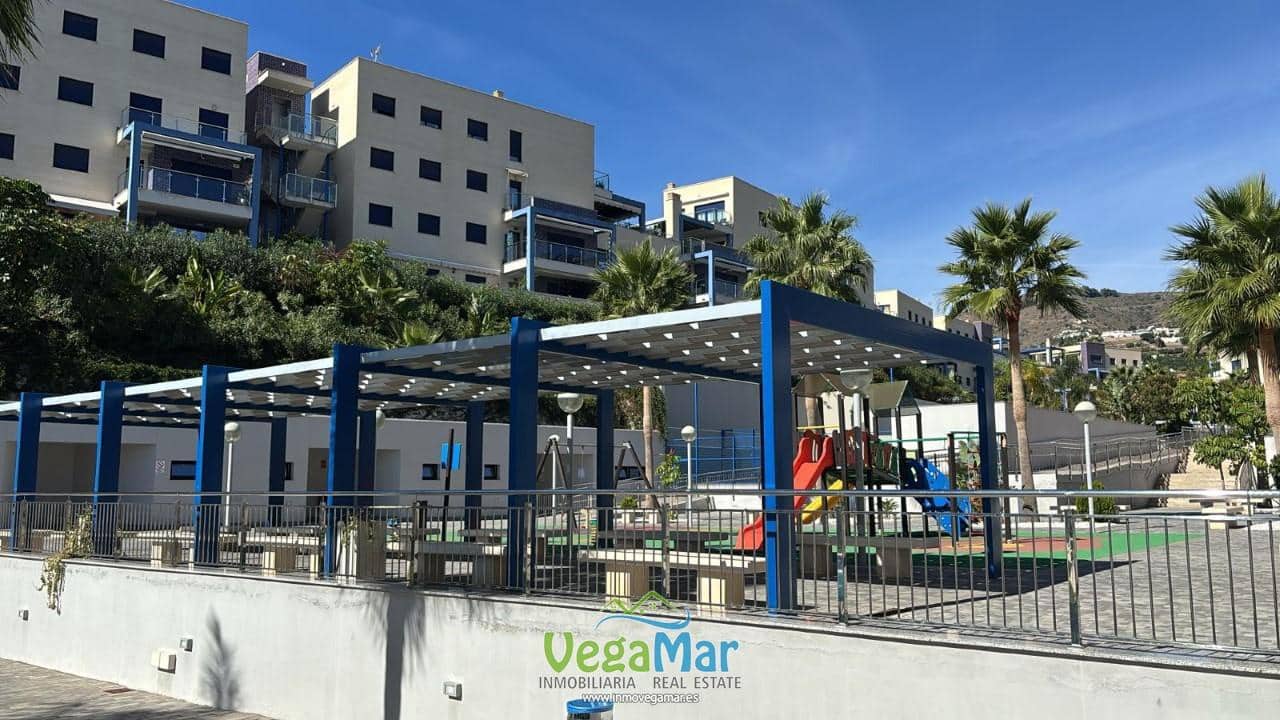 3 bedroom Flat for rent in Almunecar with garage - € 900 (Ref: 9357678)