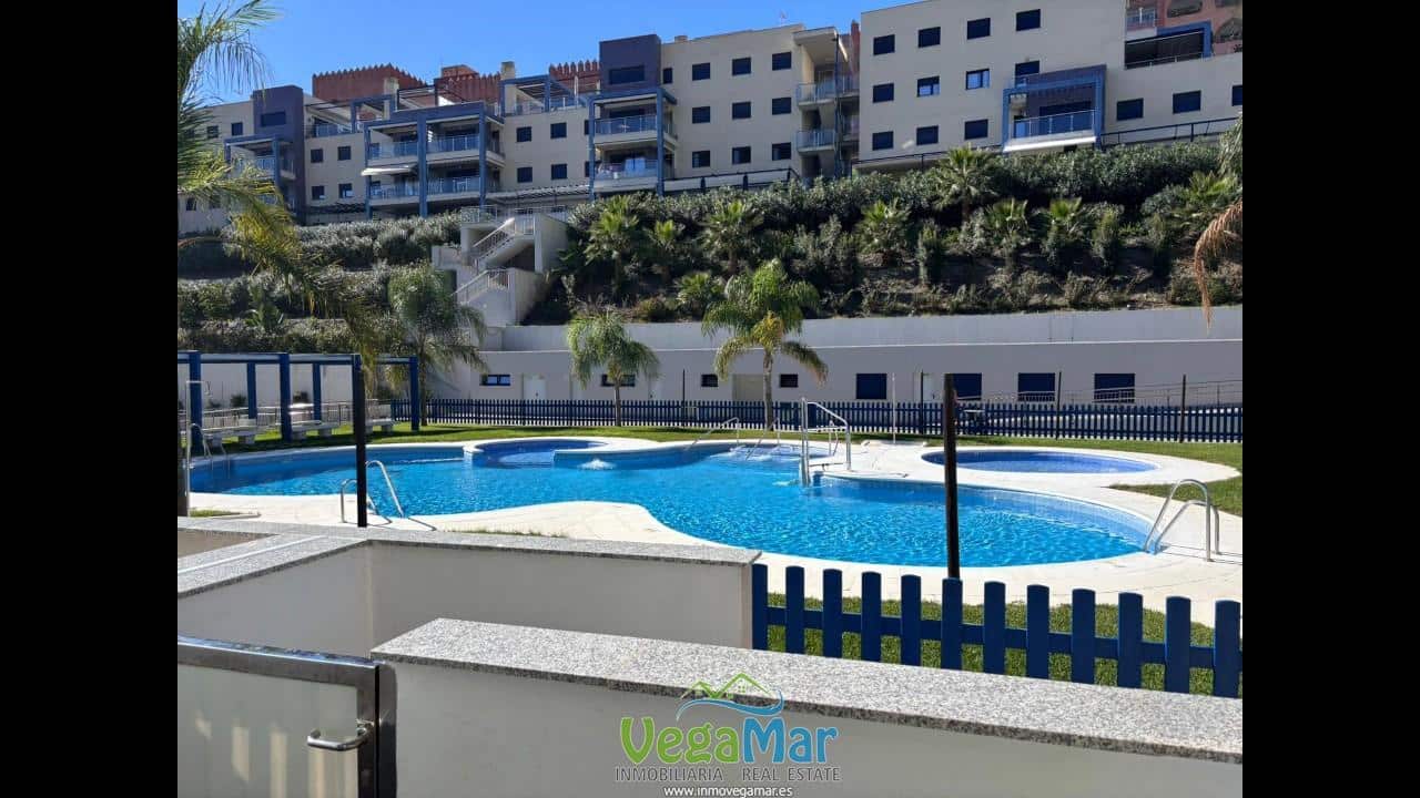 3 bedroom Flat for rent in Almunecar with garage - € 900 (Ref: 9357678)