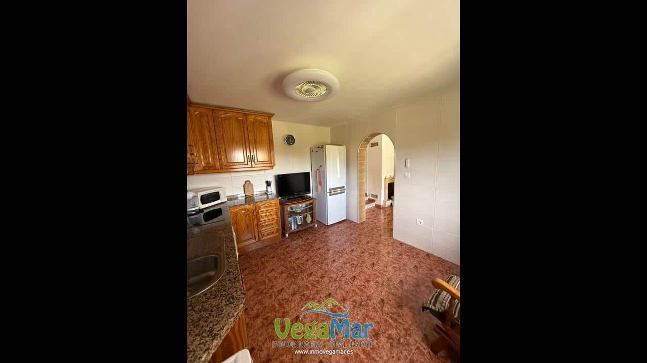 3 bedroom Villa for rent in Salobrena with pool garage - € 1,000 (Ref: 9400295)