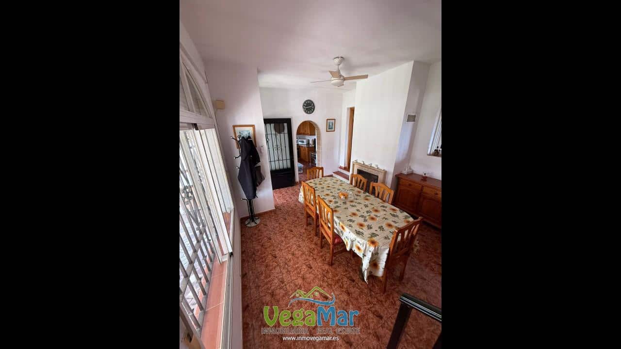 3 bedroom Villa for rent in Salobrena with pool garage - € 1,000 (Ref: 9400295)