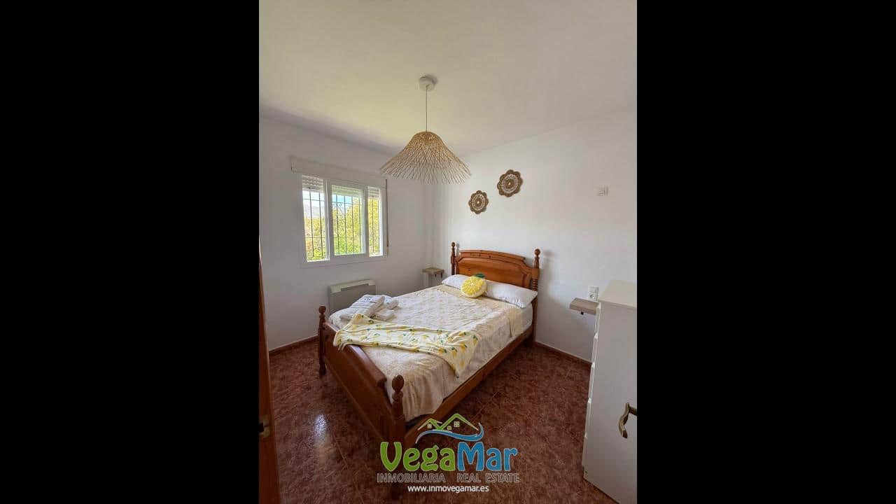 3 bedroom Villa for rent in Salobrena with pool garage - € 1,000 (Ref: 9400295)