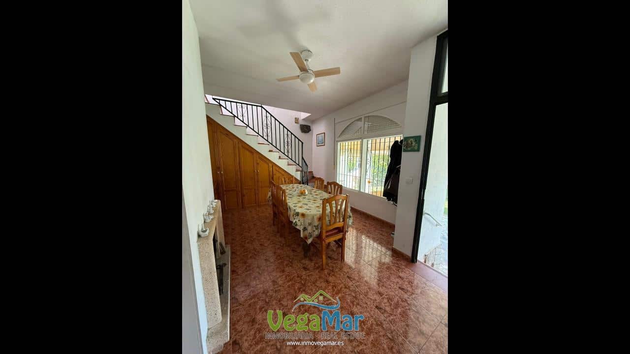 3 bedroom Villa for rent in Salobrena with pool garage - € 1,000 (Ref: 9400295)