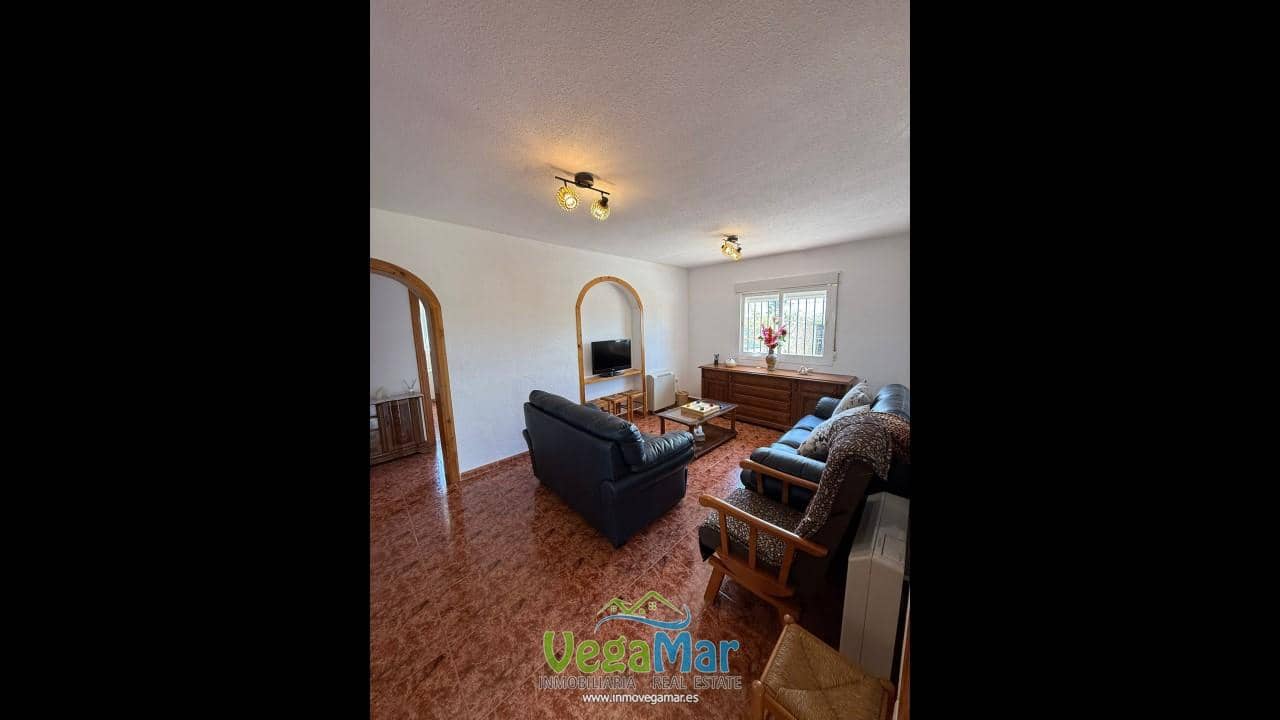 3 bedroom Villa for rent in Salobrena with pool garage - € 1,000 (Ref: 9400295)