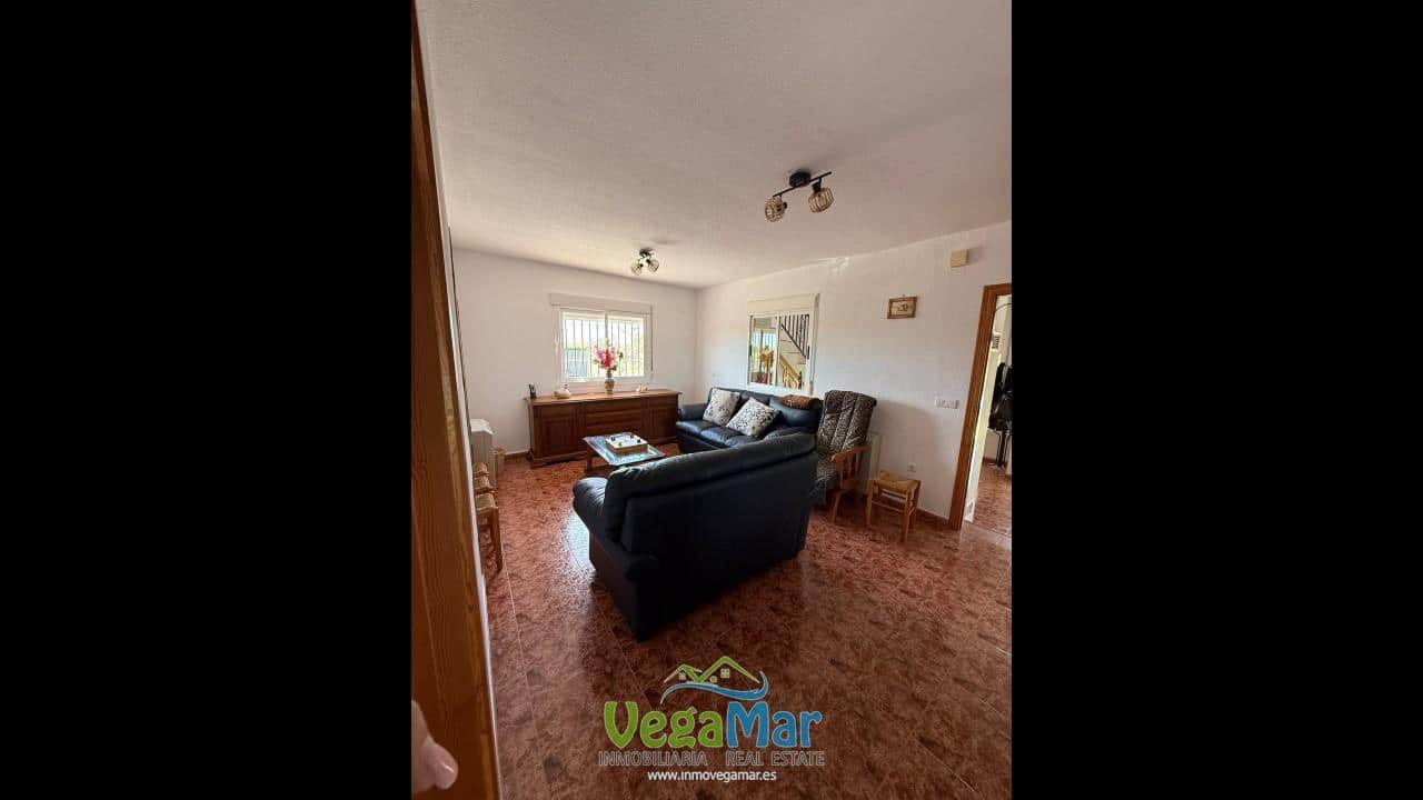 3 bedroom Villa for rent in Salobrena with pool garage - € 1,000 (Ref: 9400295)