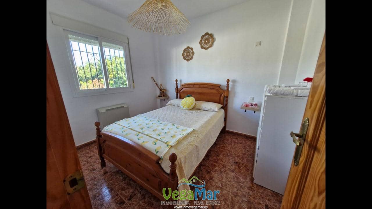 3 bedroom Villa for rent in Salobrena with pool garage - € 1,000 (Ref: 9400295)