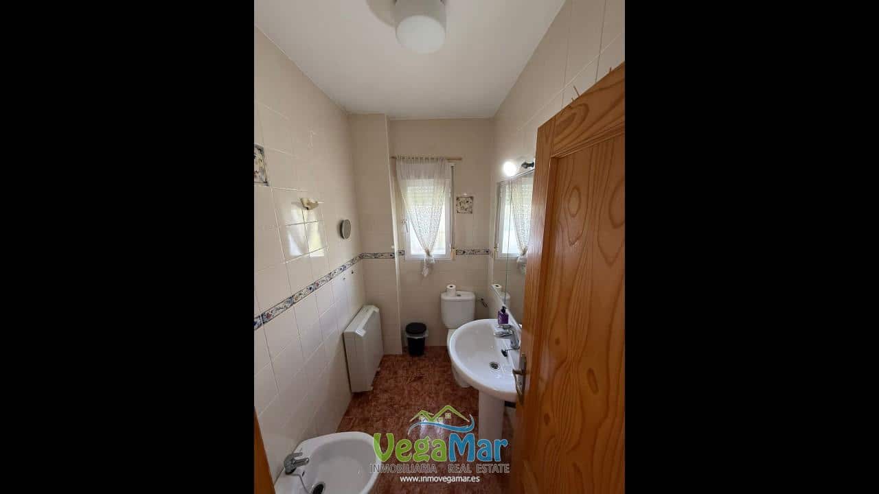 3 bedroom Villa for rent in Salobrena with pool garage - € 1,000 (Ref: 9400295)