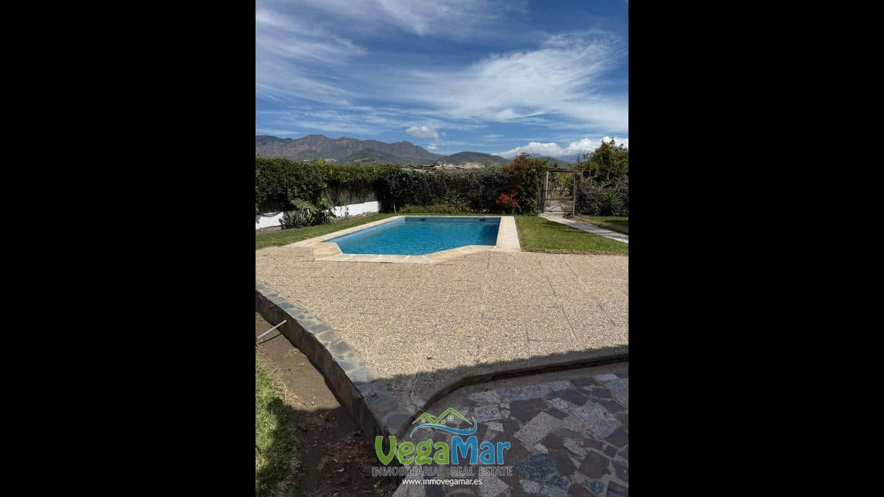 3 bedroom Villa for rent in Salobrena with pool garage - € 1,000 (Ref: 9400295)