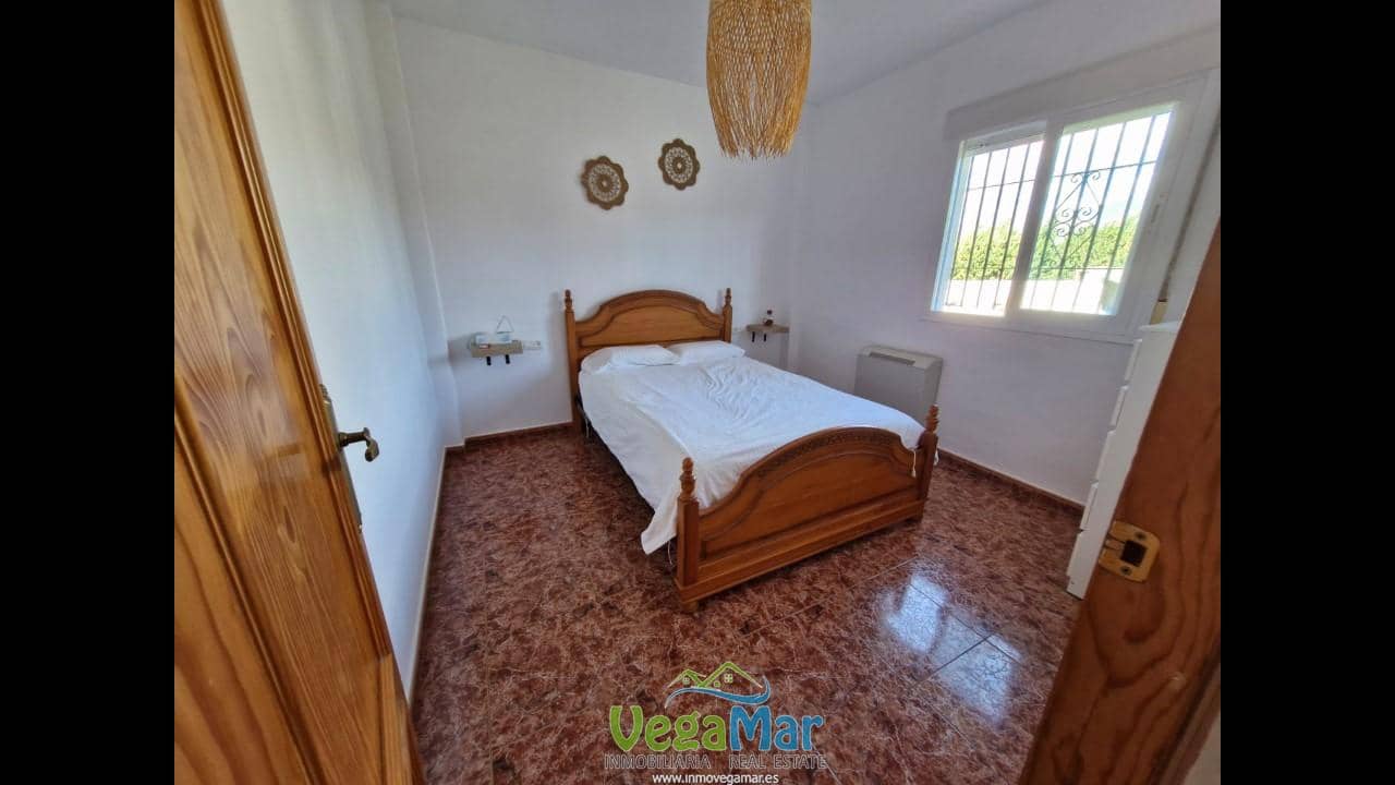 3 bedroom Villa for rent in Salobrena with pool garage - € 1,000 (Ref: 9400295)