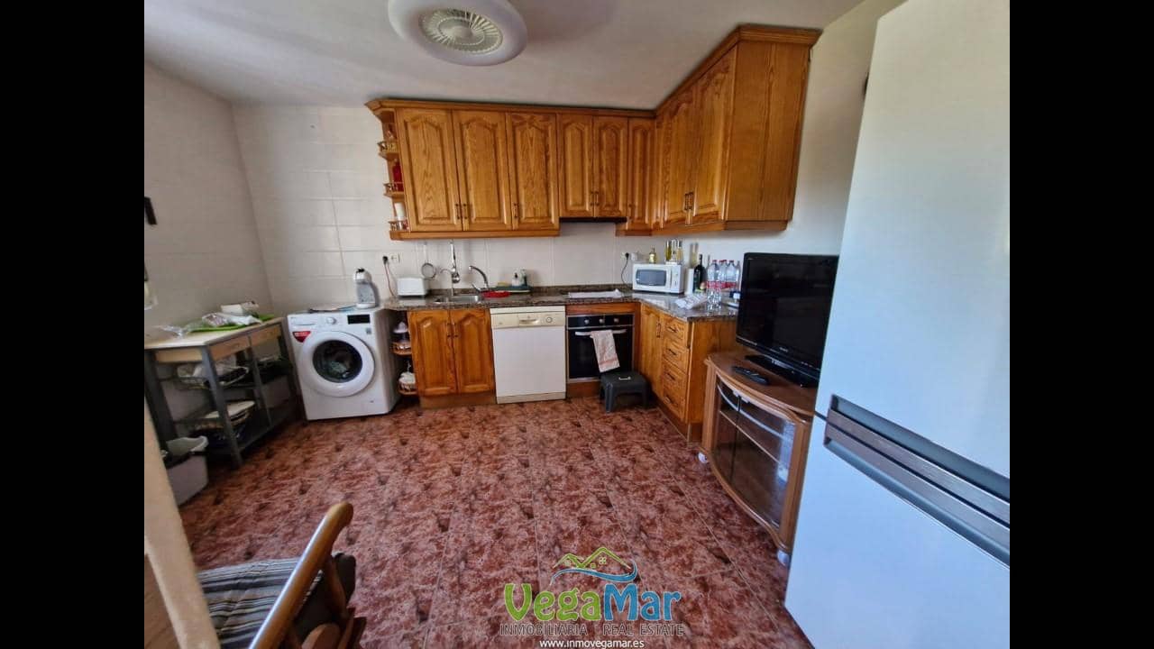 3 bedroom Villa for rent in Salobrena with pool garage - € 1,000 (Ref: 9400295)