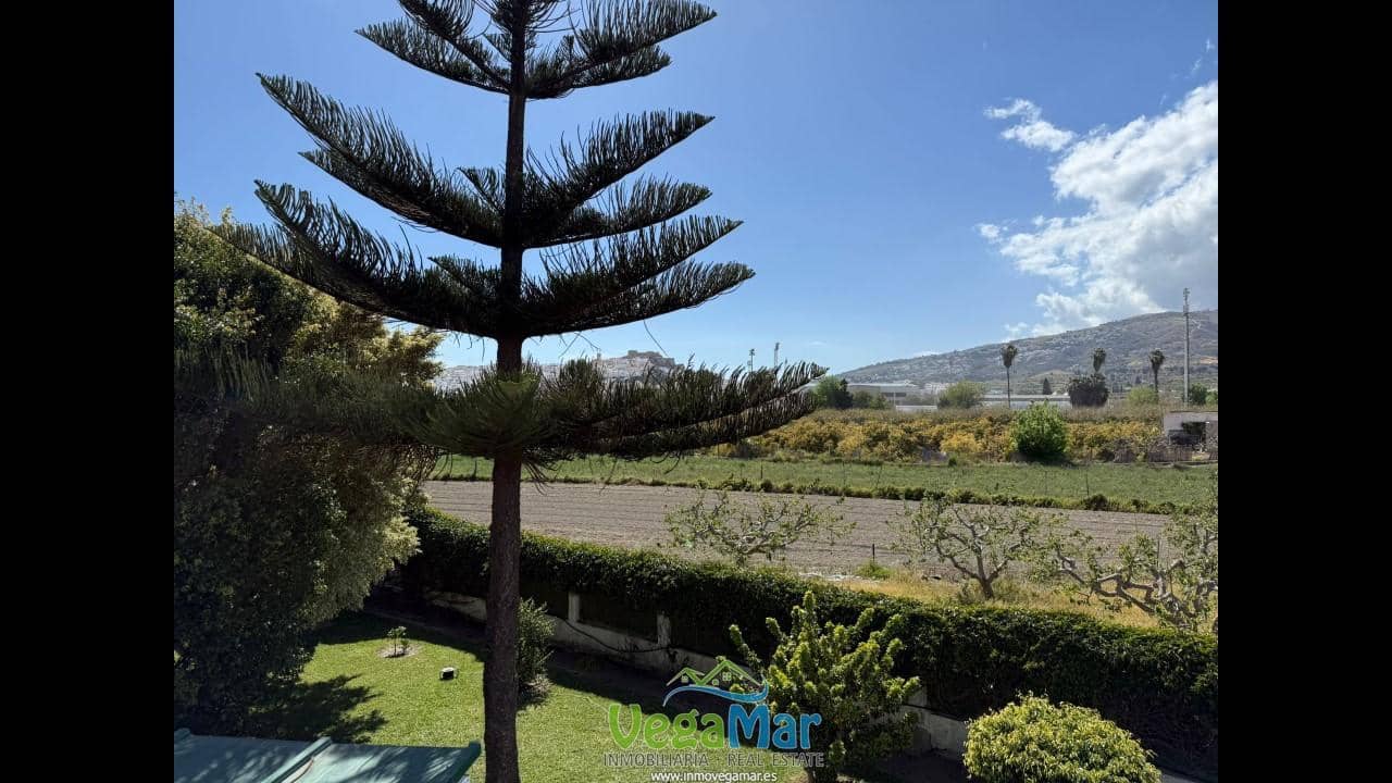 3 bedroom Villa for rent in Salobrena with pool garage - € 1,000 (Ref: 9400295)