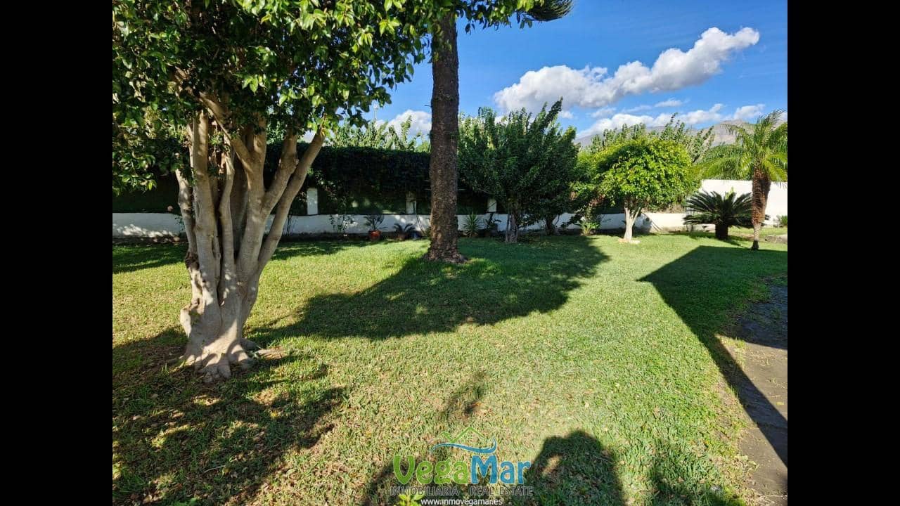 3 bedroom Villa for rent in Salobrena with pool garage - € 1,000 (Ref: 9400295)