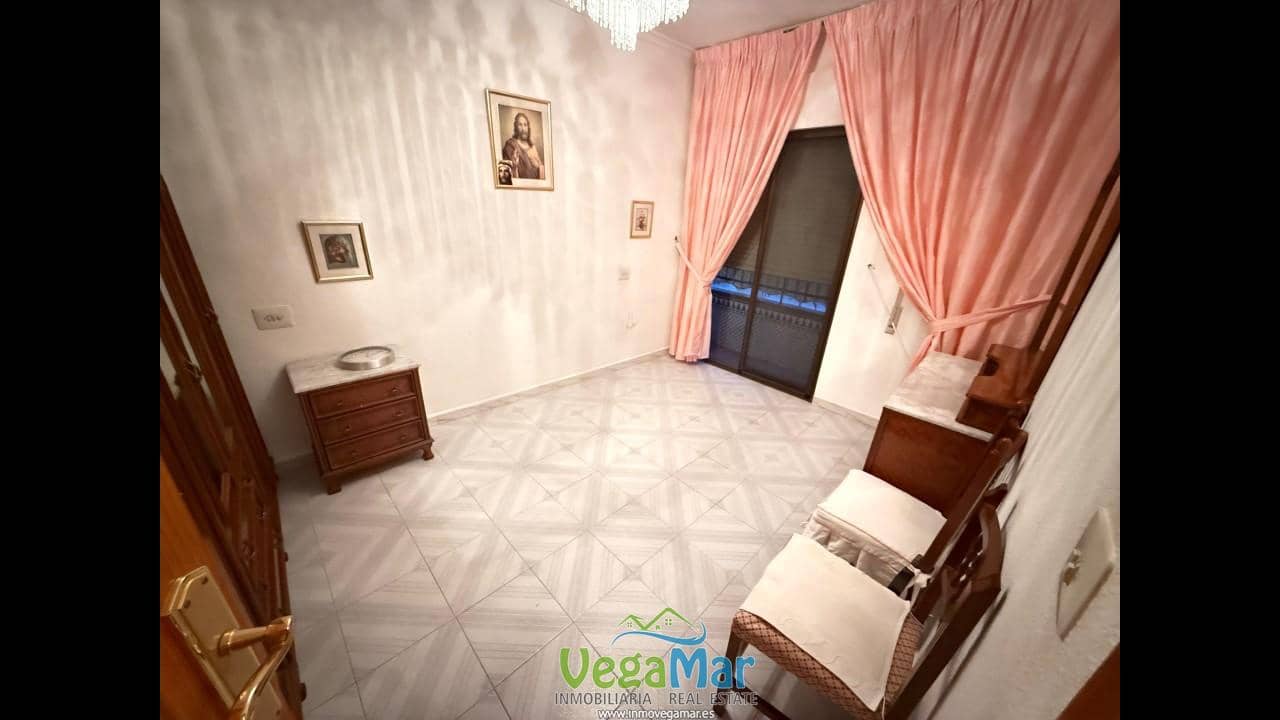 2 bedroom Flat for sale in Almunecar - € 160,000 (Ref: 9438963)