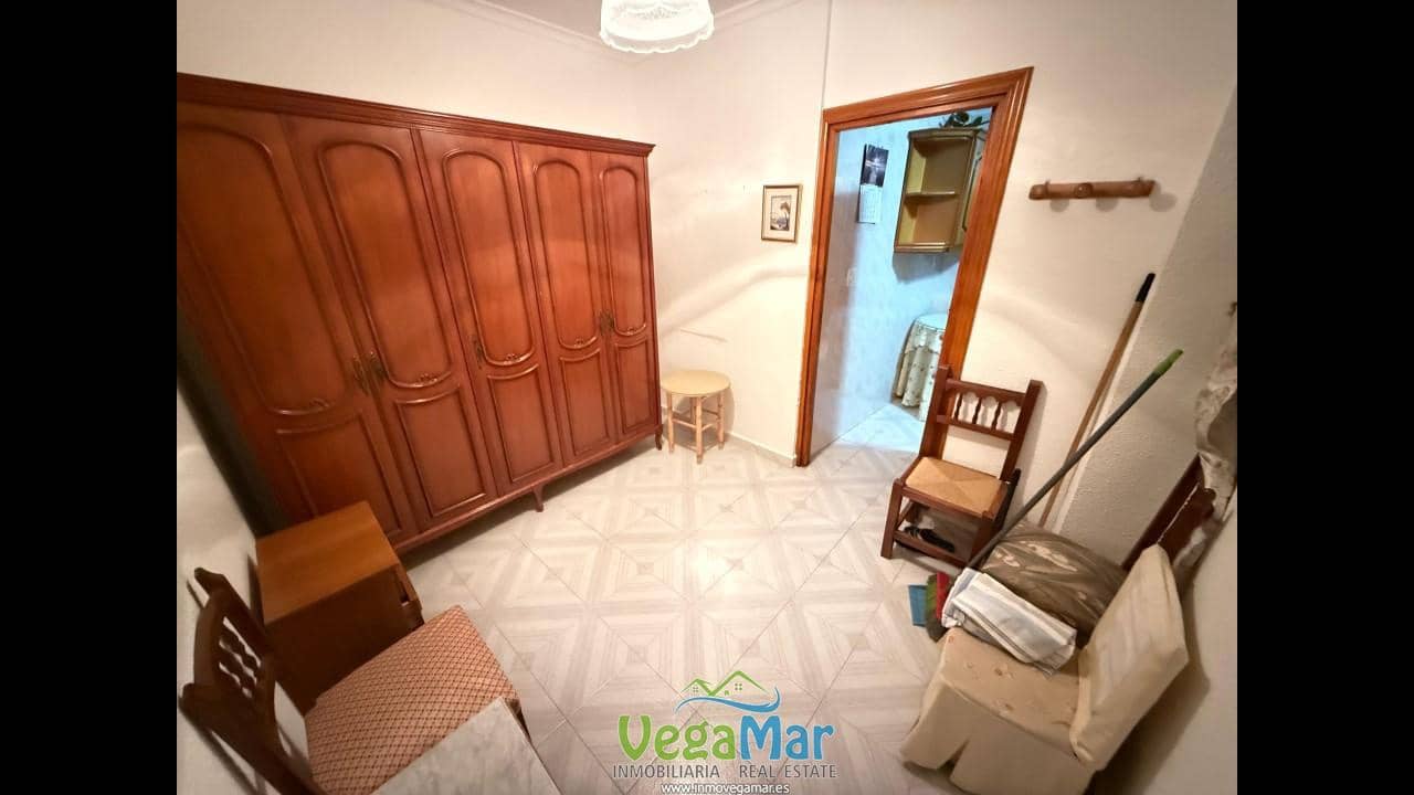 2 bedroom Flat for sale in Almunecar - € 160,000 (Ref: 9438963)